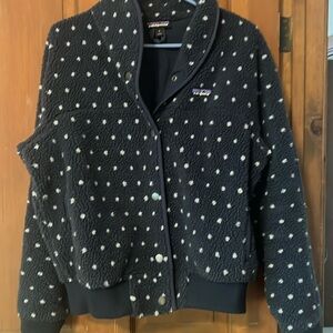 Patagonia Women’s Snap Front Retro-X Sherpa fleece, Navy polka dot - M